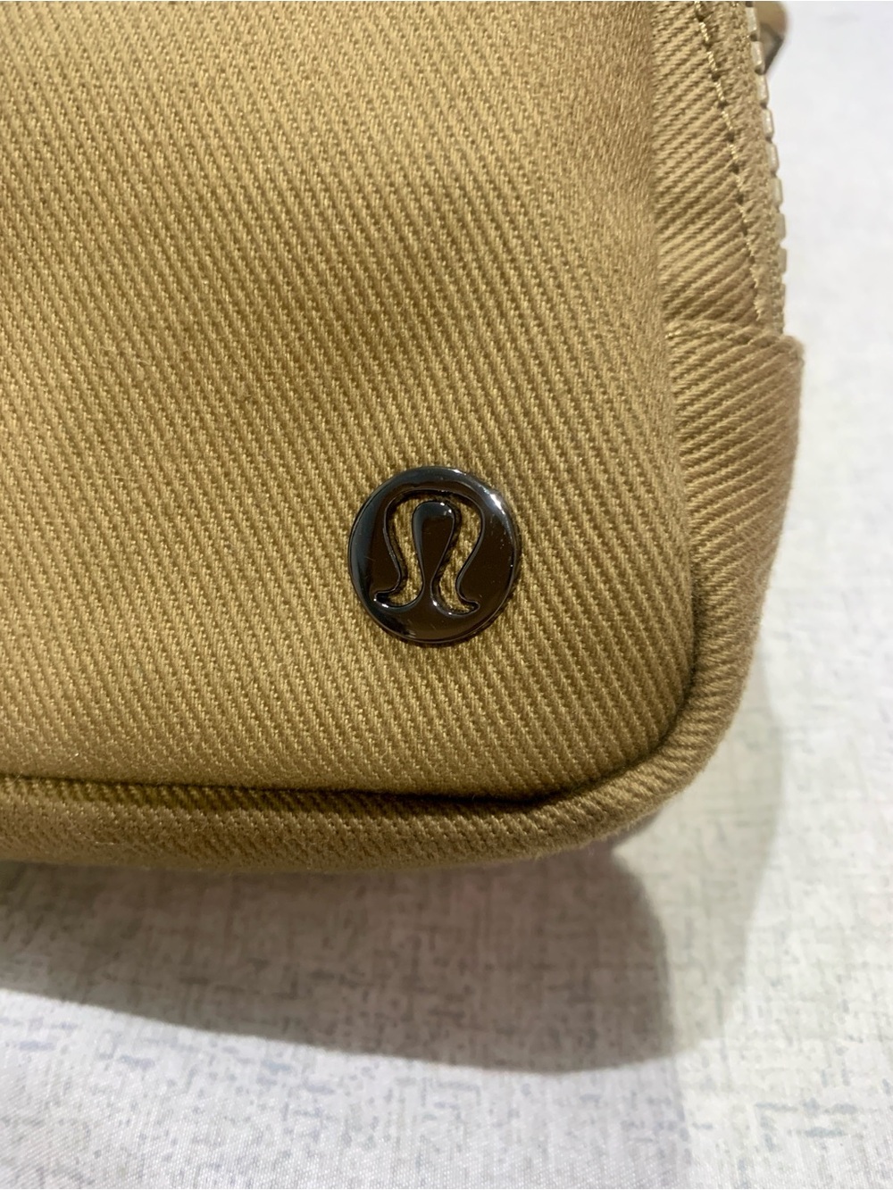 Lulu Everywhere Belt Bag Brown/ Khaki Tan Fanny Pack Lululemon EBB 1L Waist Cros - Picture 2 of 9